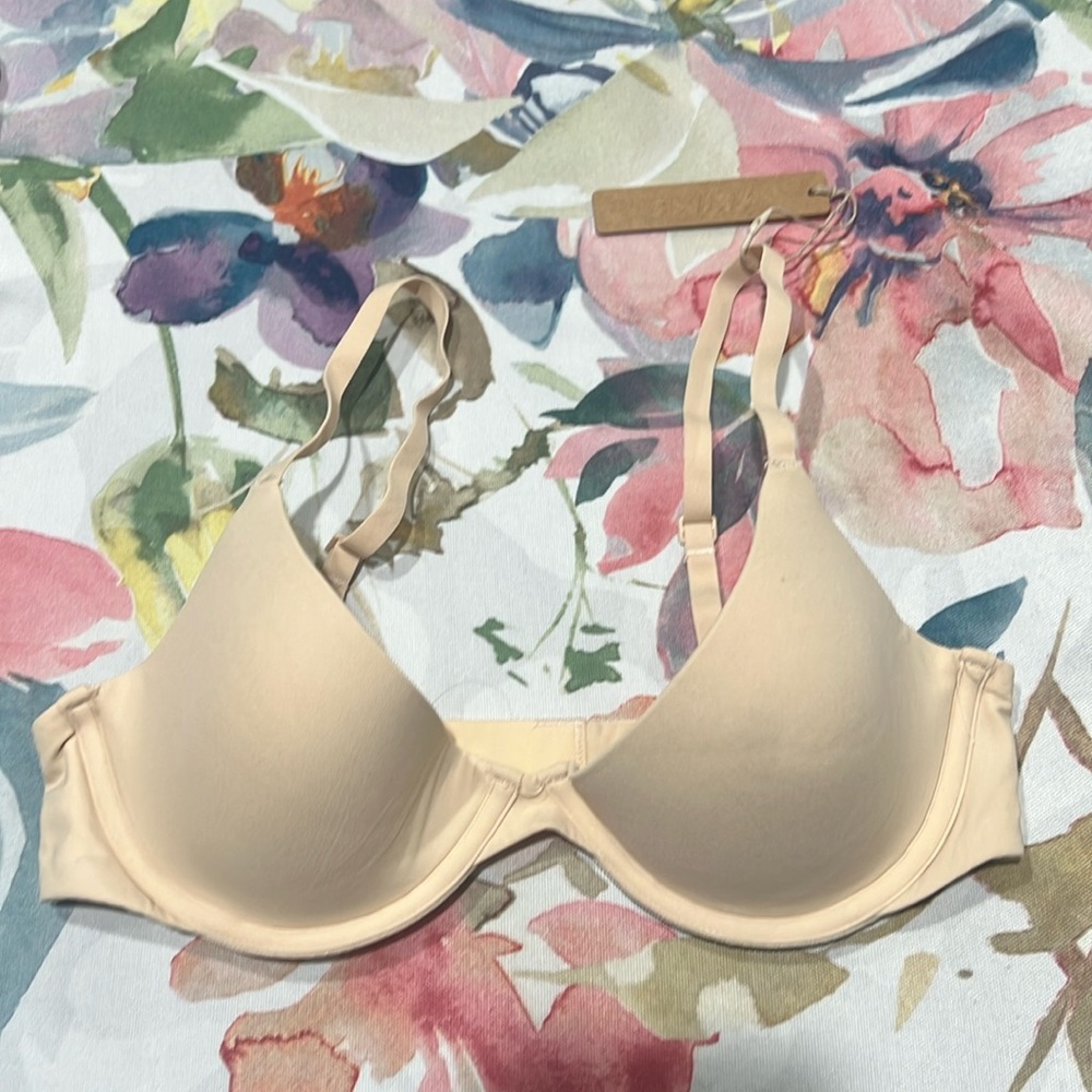 Skims wired bra